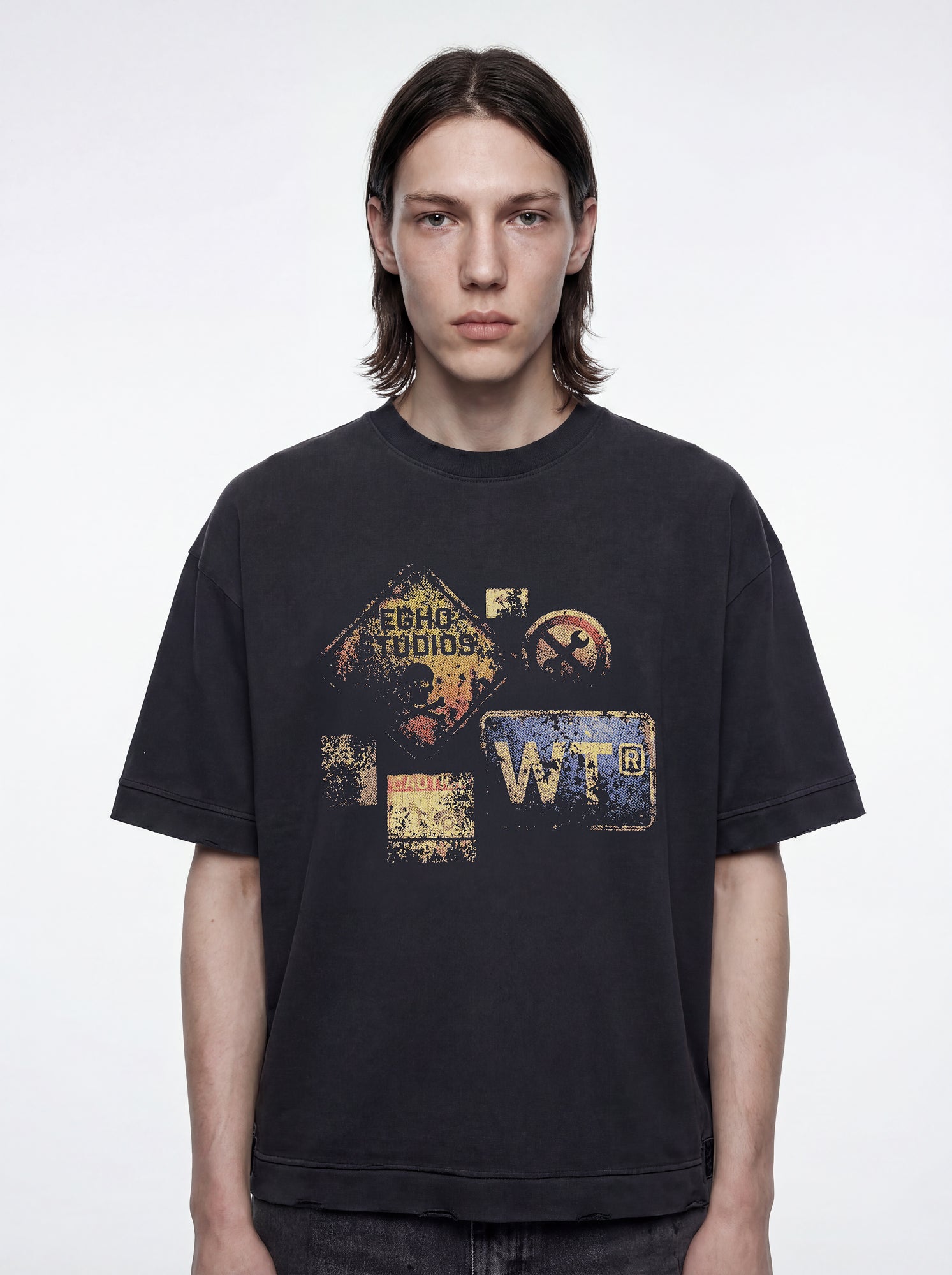 RUSTY SIGNS BOXY TEE BLACK