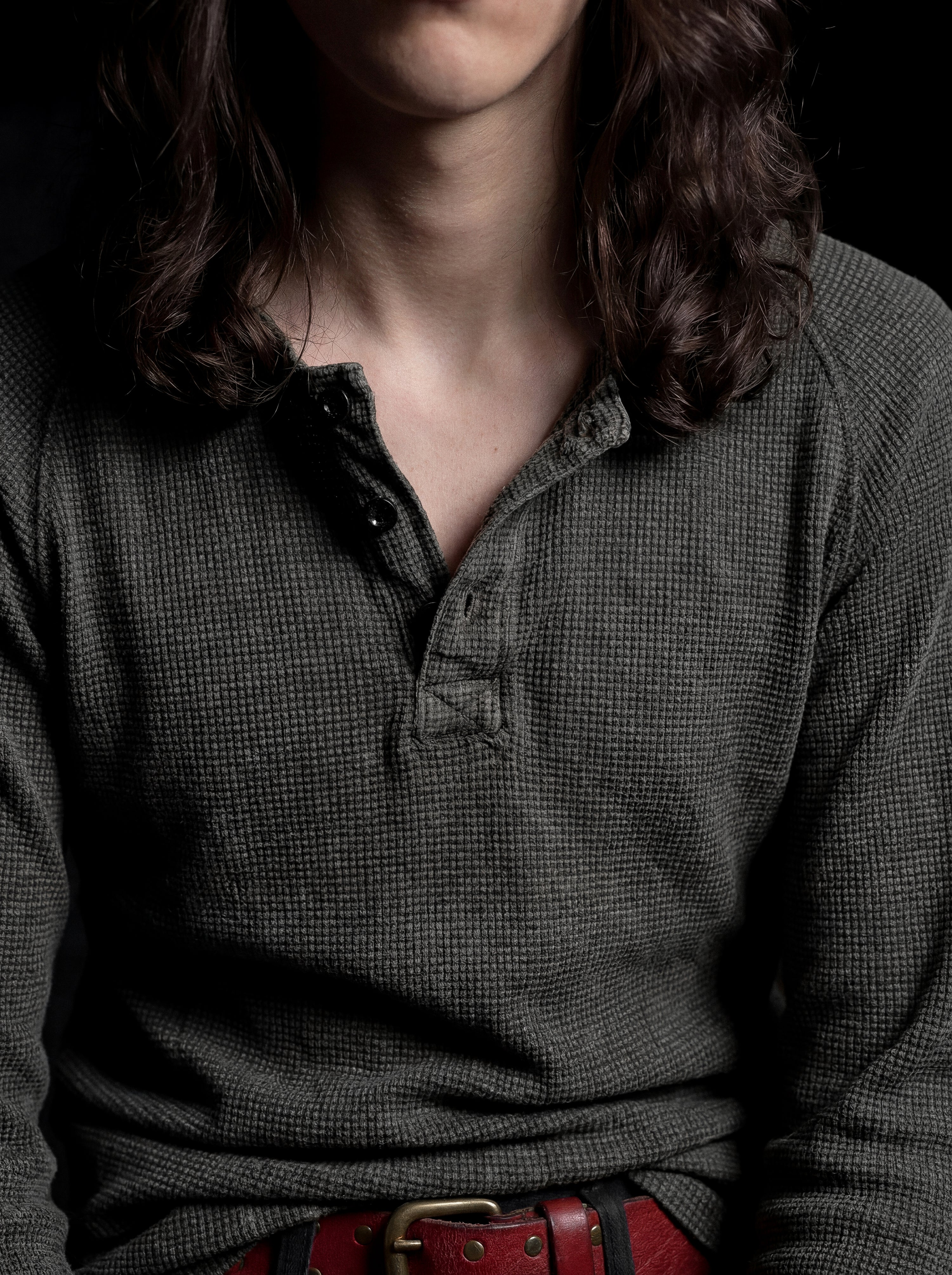 GREY HENLEY T-SHIRT